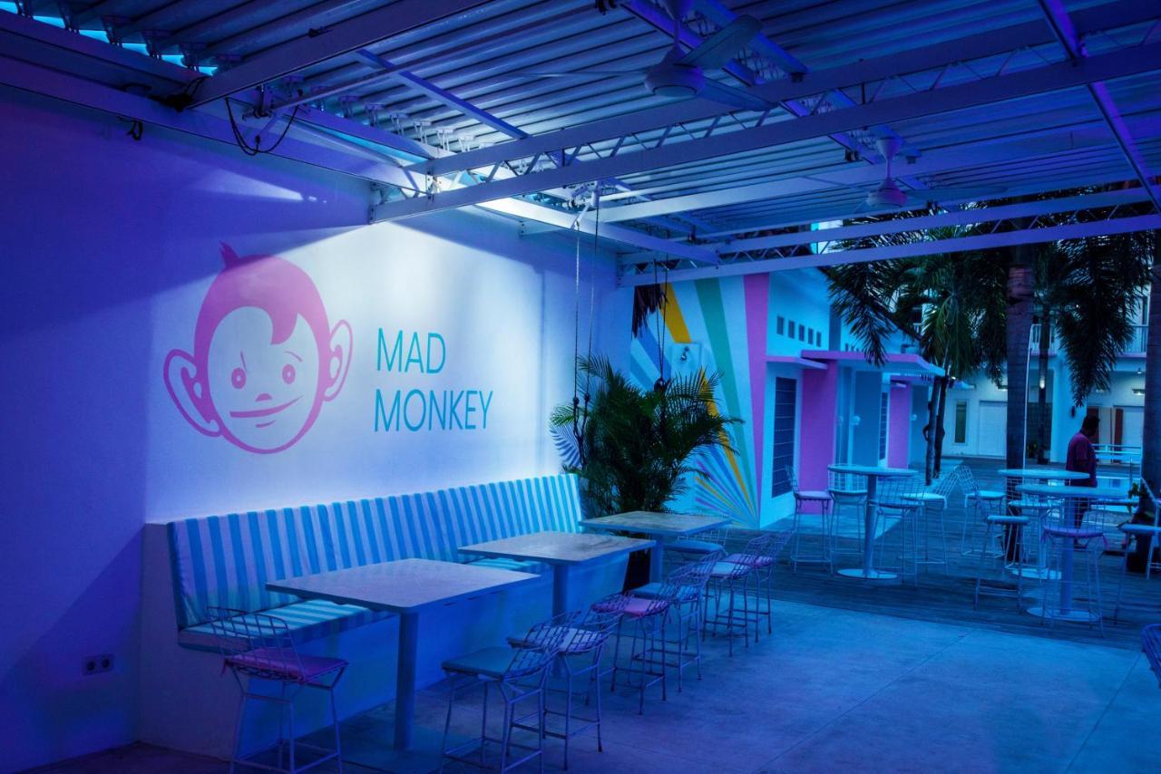 Хостел Mad Monkey Kuta  Экстерьер фото
