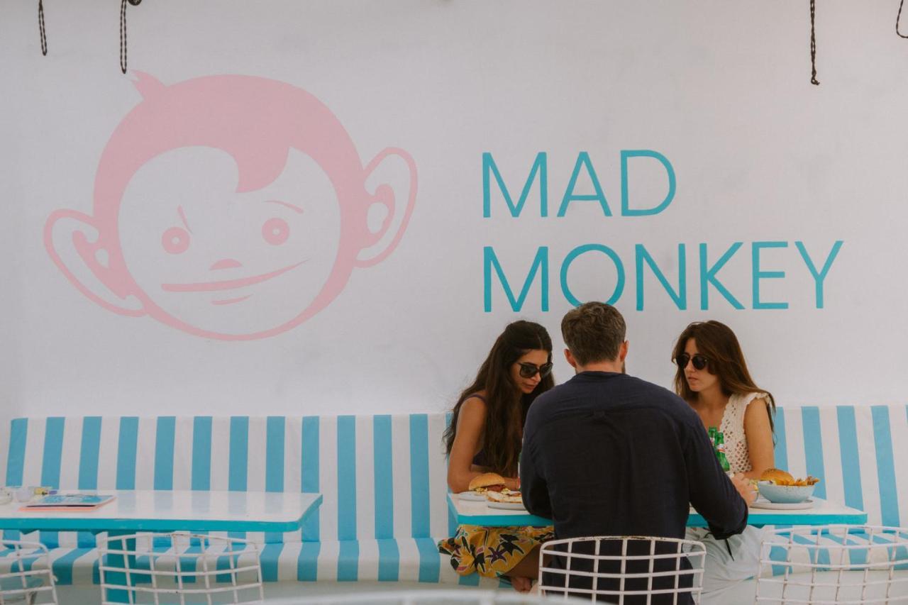 Хостел Mad Monkey Kuta  Экстерьер фото